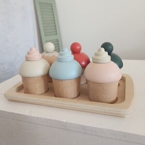 Hearth & Hand with Magnolia Cupcake Set